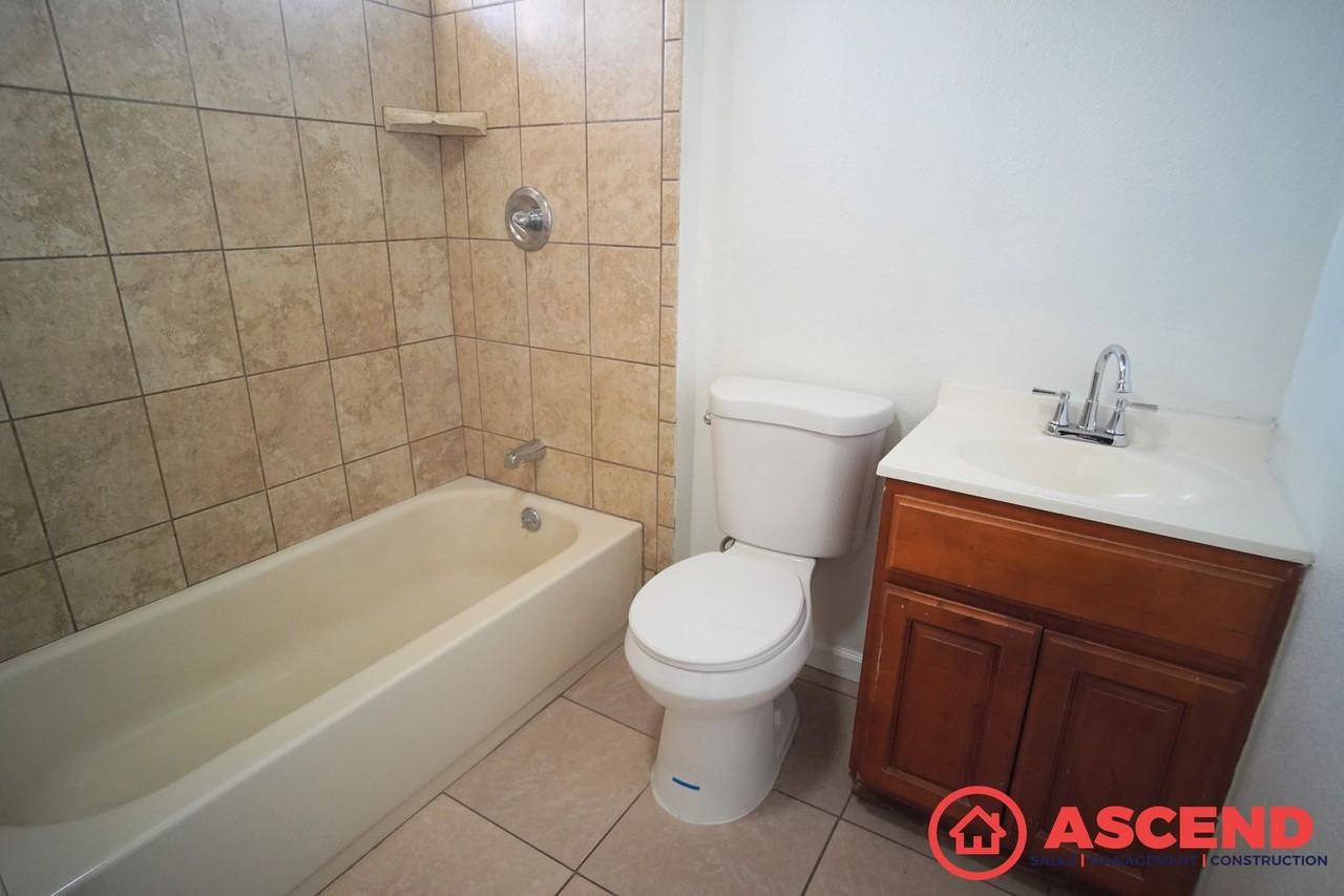 322 N Cabrillo Way - Photo 2 of 5