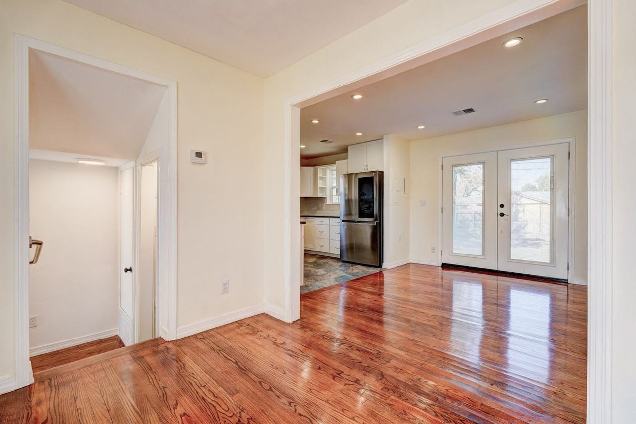 3135 Nw Grand Blvd - Photo 5 of 44