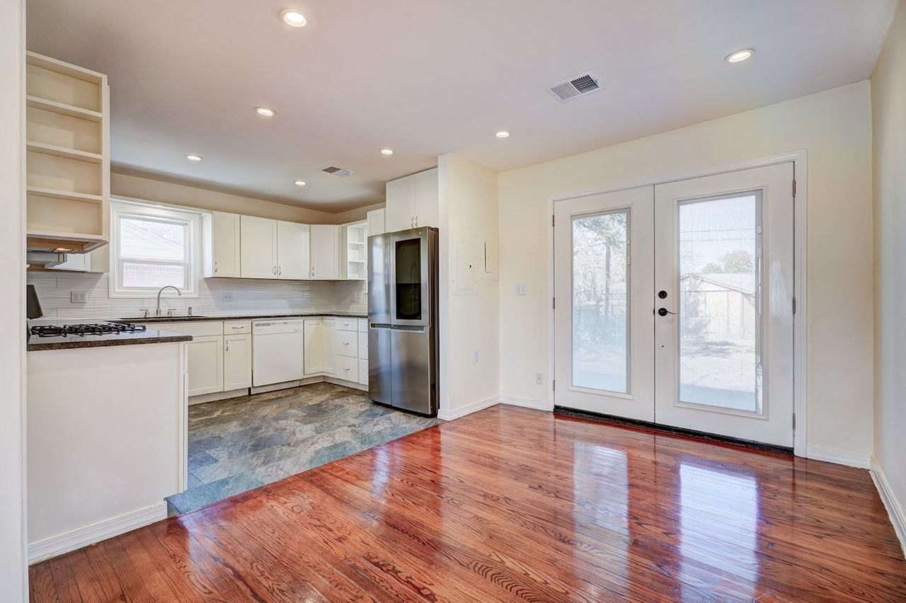 3135 Nw Grand Blvd - Photo 3 of 44