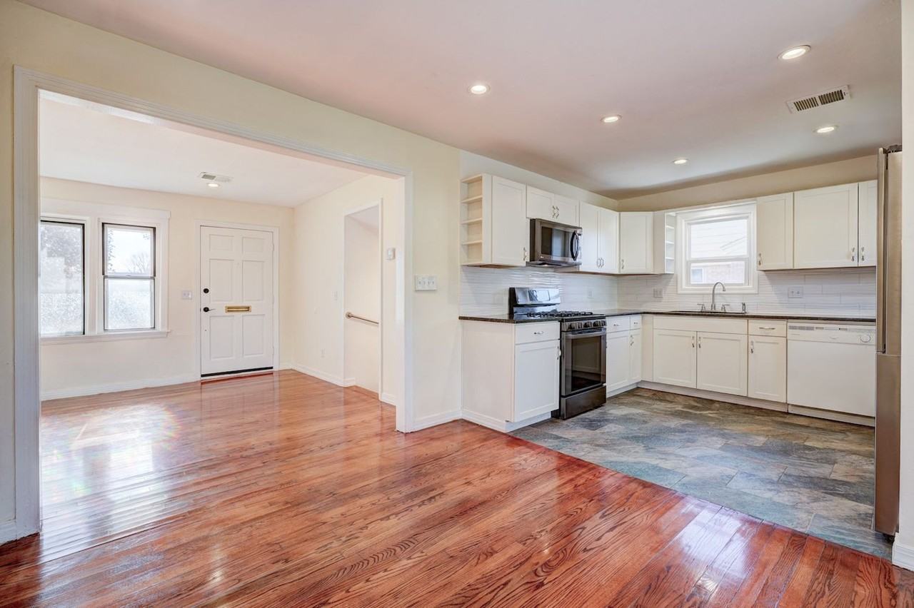 3135 Nw Grand Blvd - Photo 6 of 44