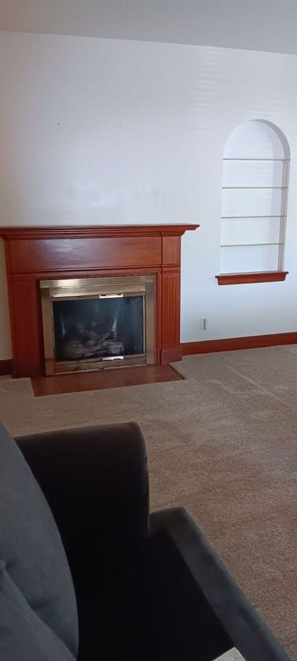 221 S Woodhams St - Photo 3 of 12