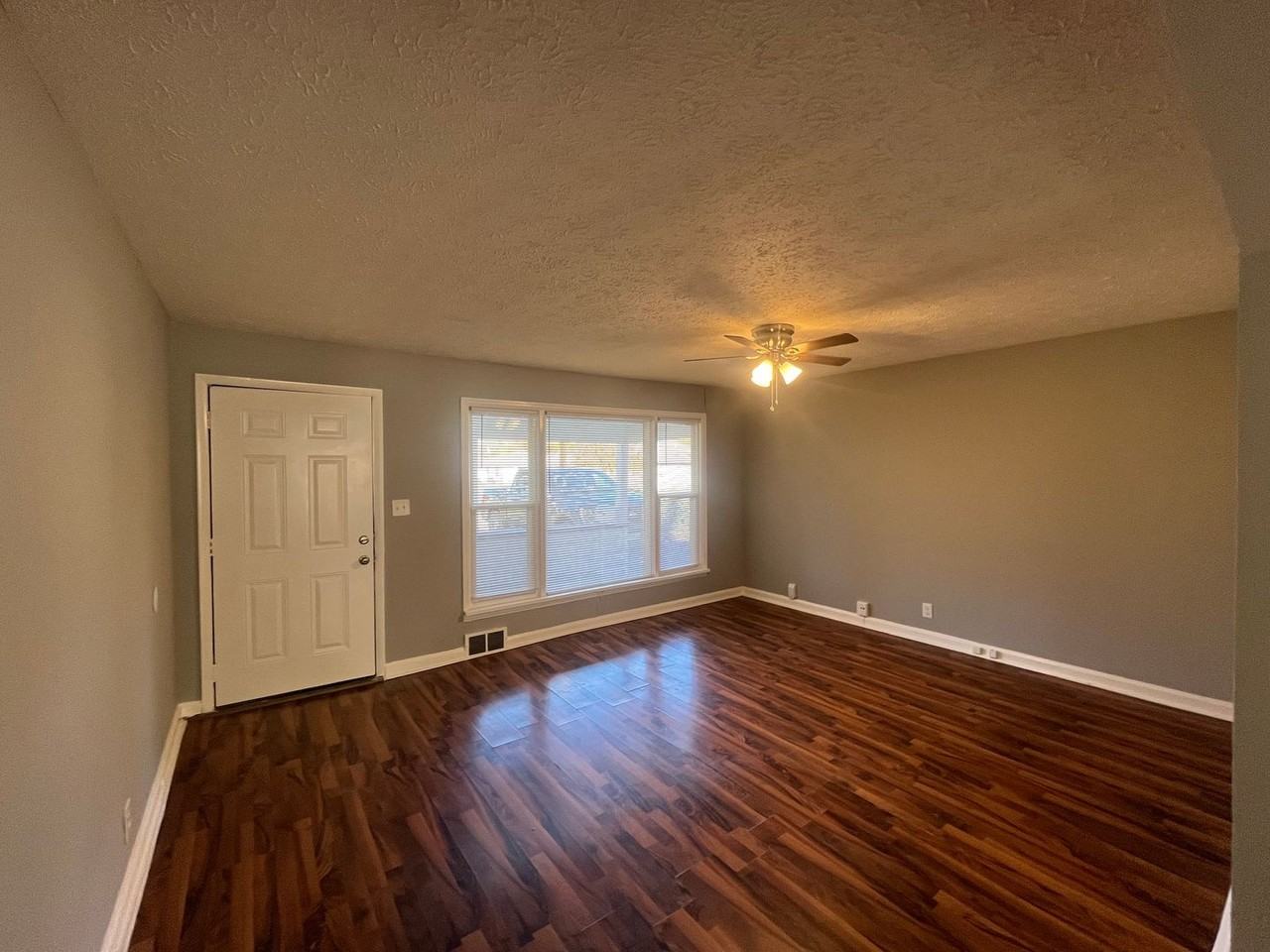 2144 E Grand St - Photo 2 of 15