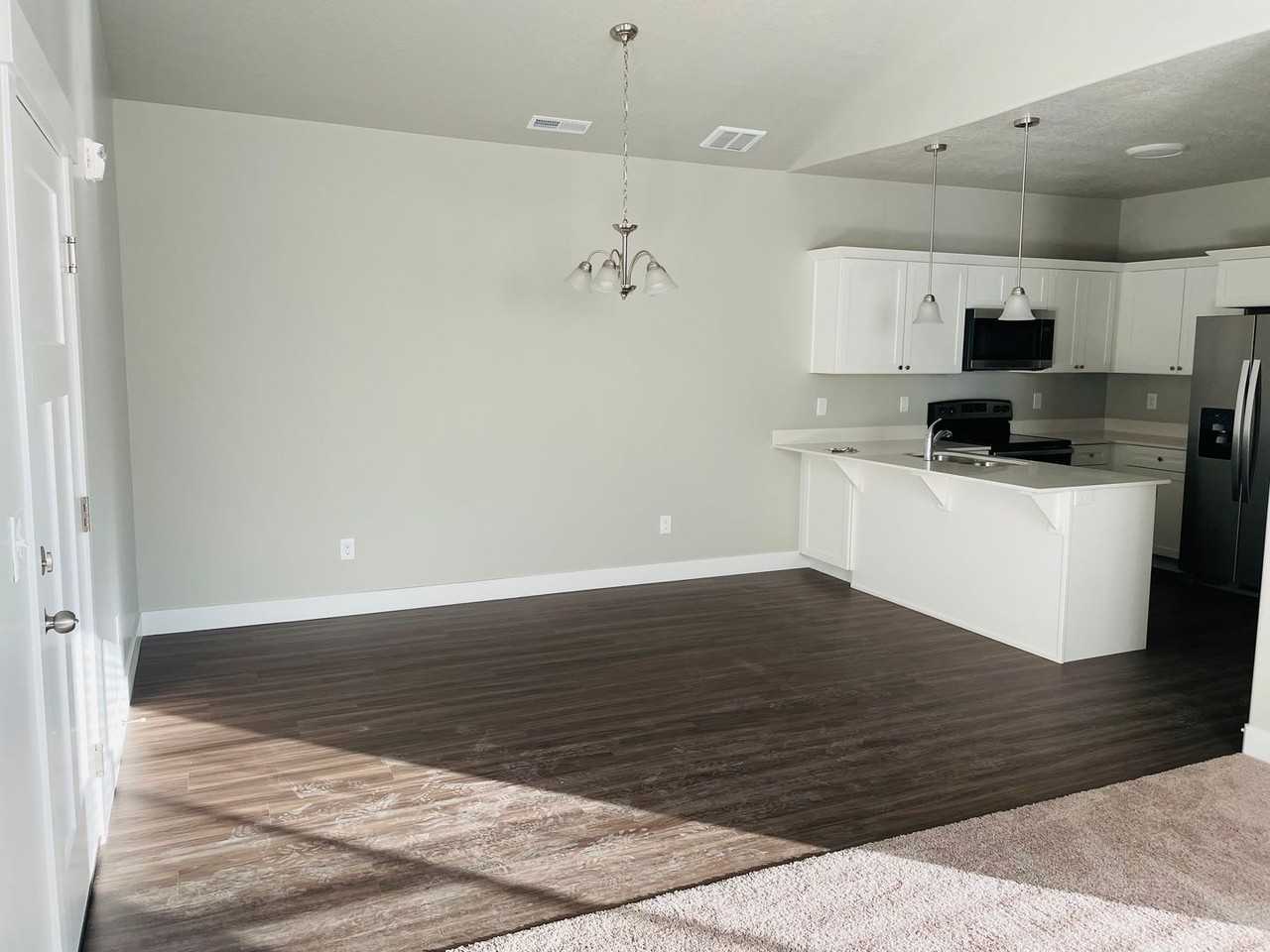 4717 W Grady Ln - Photo 6 of 25