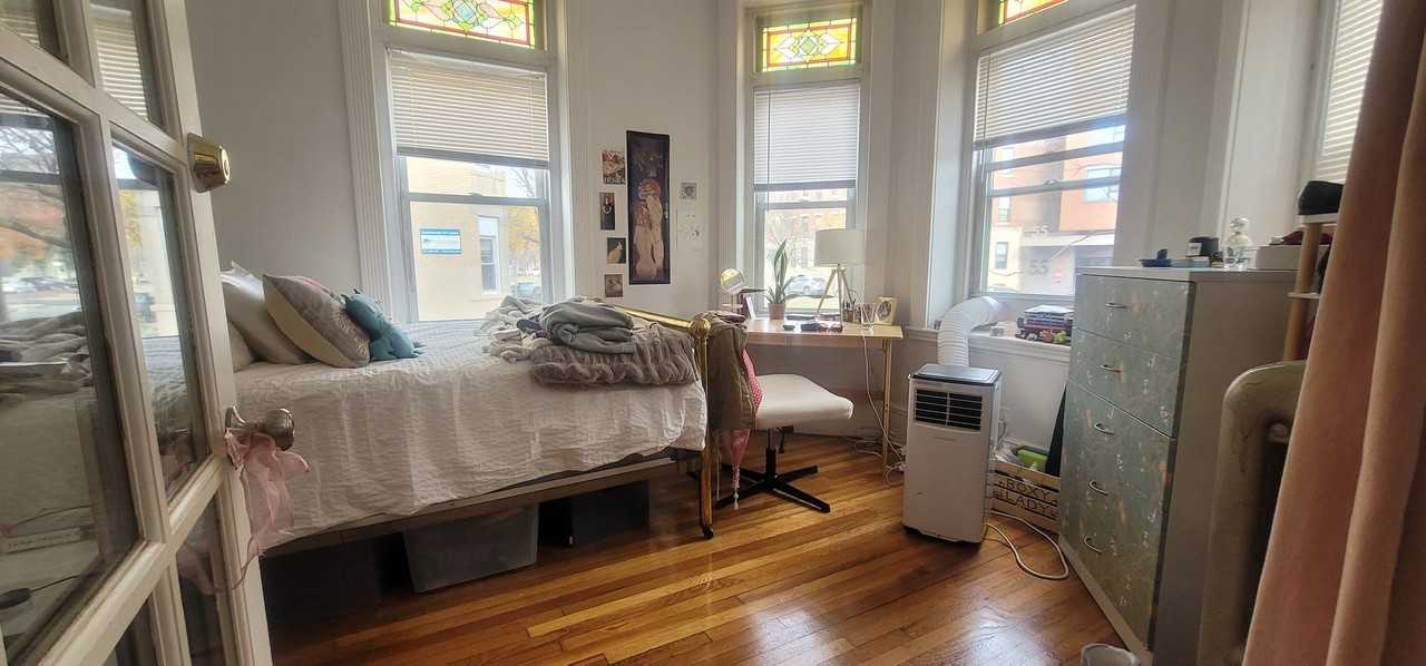 54 Brighton Ave - Photo 2 of 5