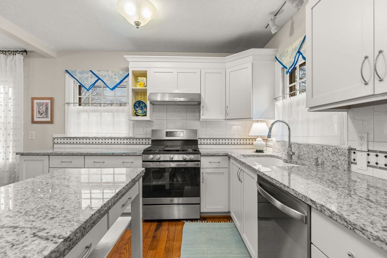 29 Canterbury Rd - Photo 7 of 45