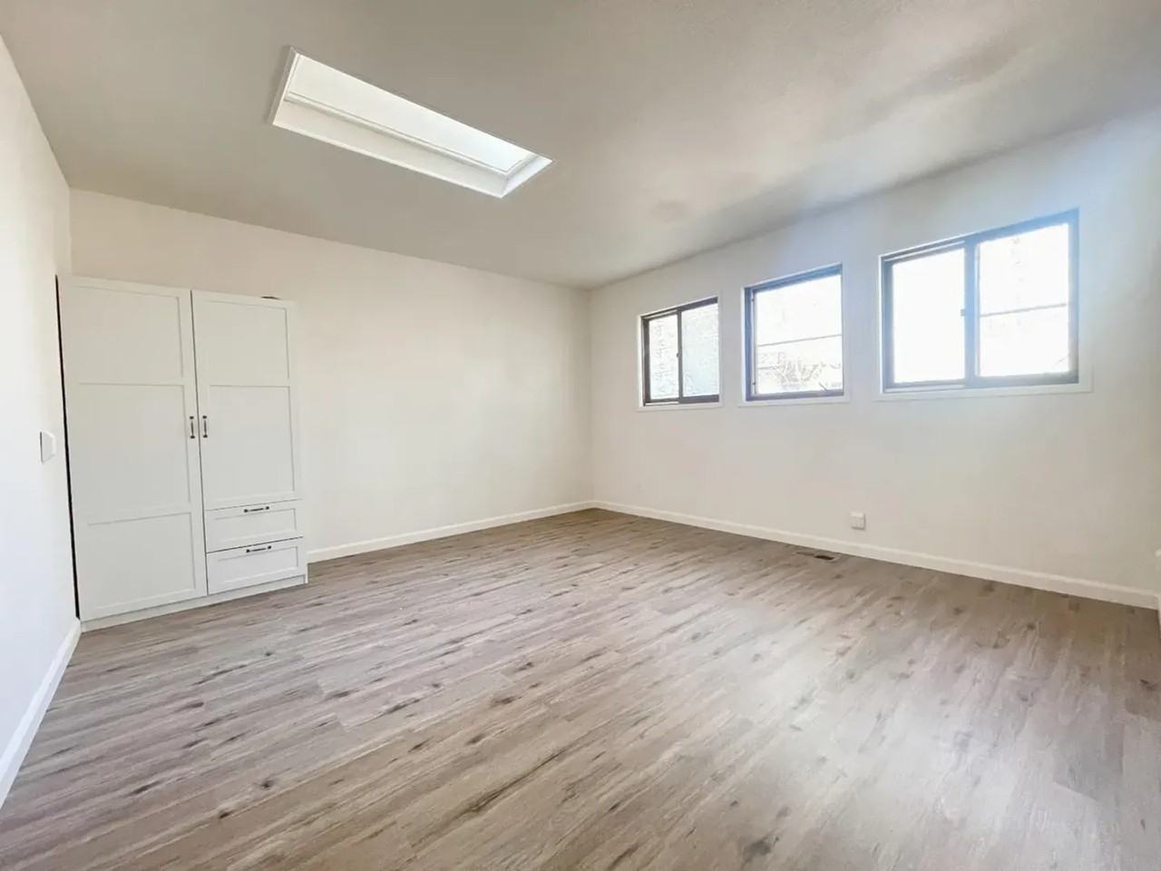 6493 Barat Ct - Photo 5 of 8