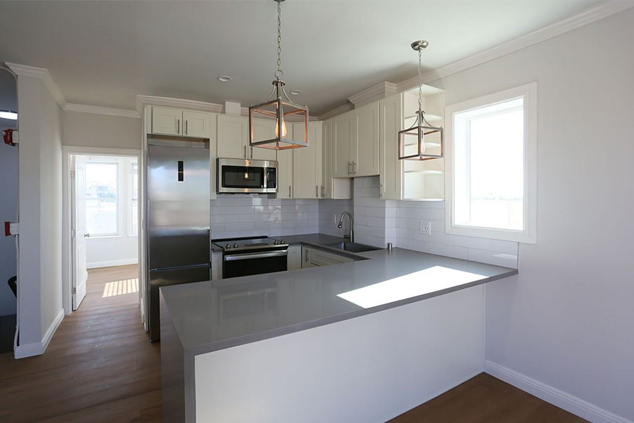 1918 Lakeshore Ave #71 - Photo 3 of 28