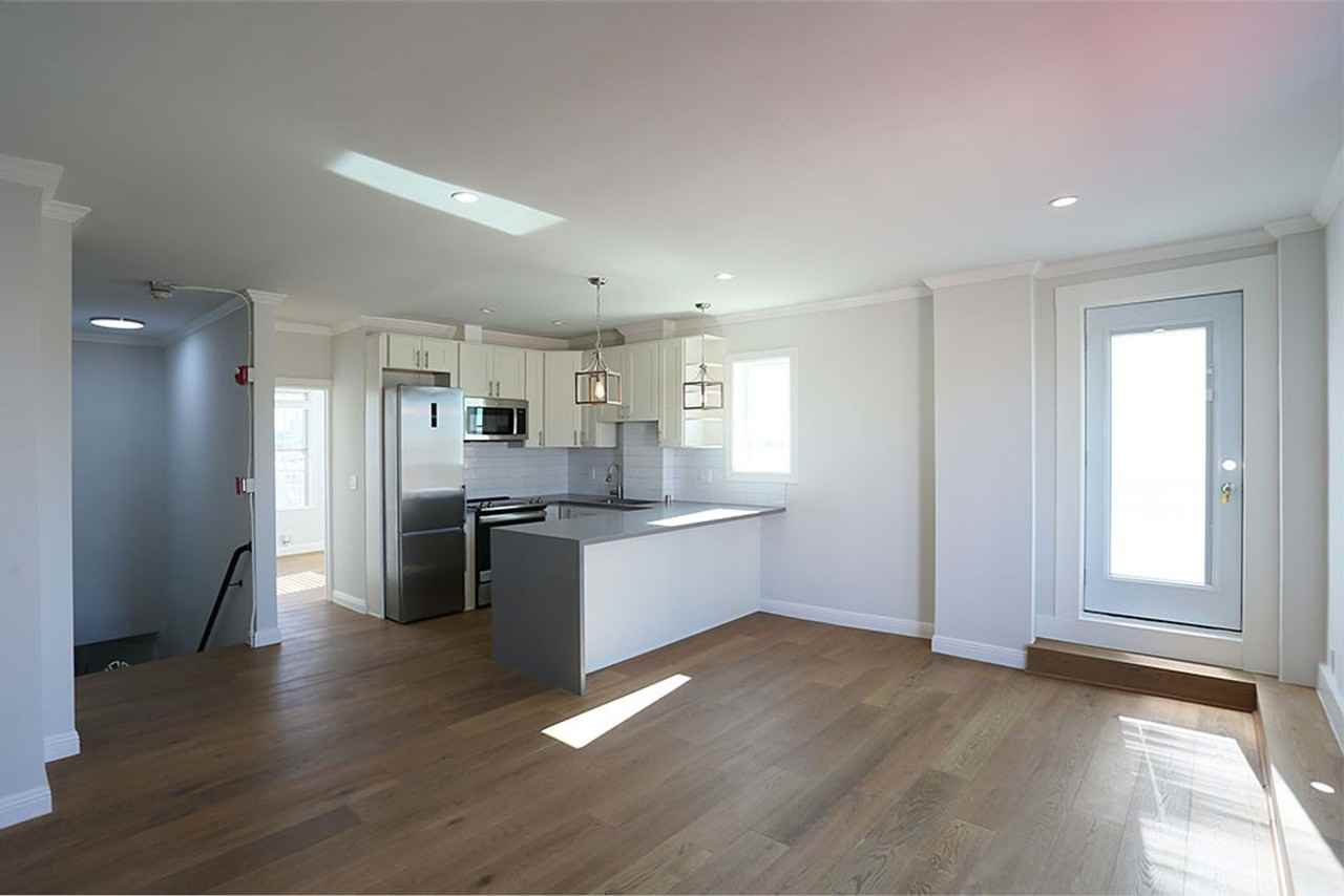 1918 Lakeshore Ave #71 - Photo 5 of 28