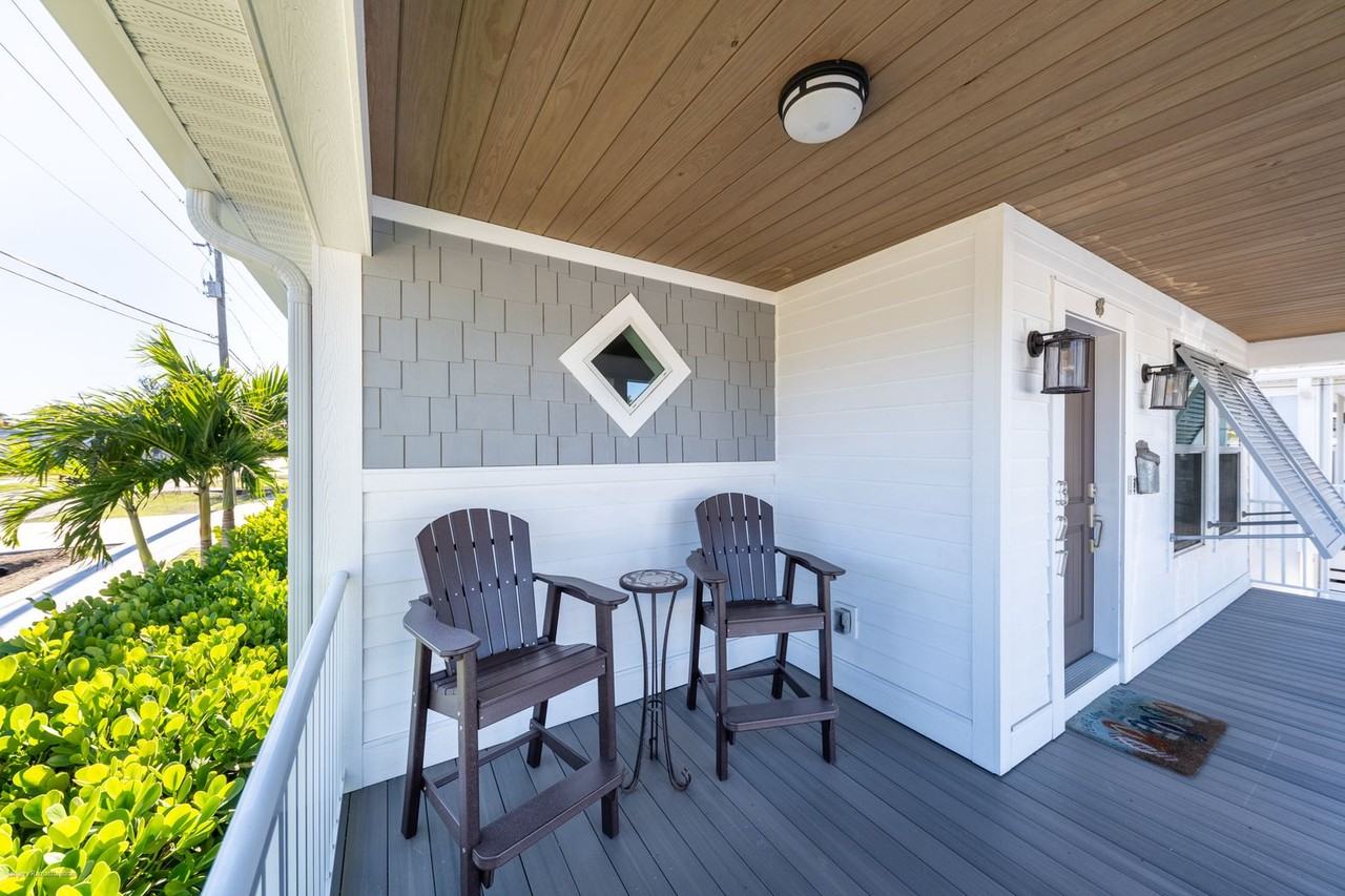 327 Harvey St - Photo 4 of 44