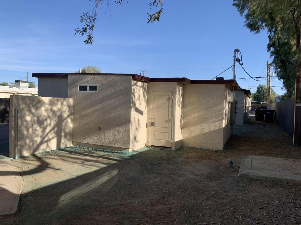 226 W Delano St - Photo 2 of 15