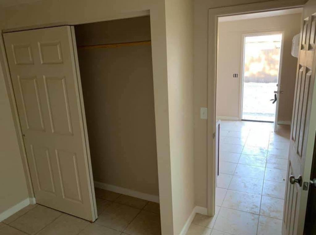 226 W Delano St - Photo 6 of 15