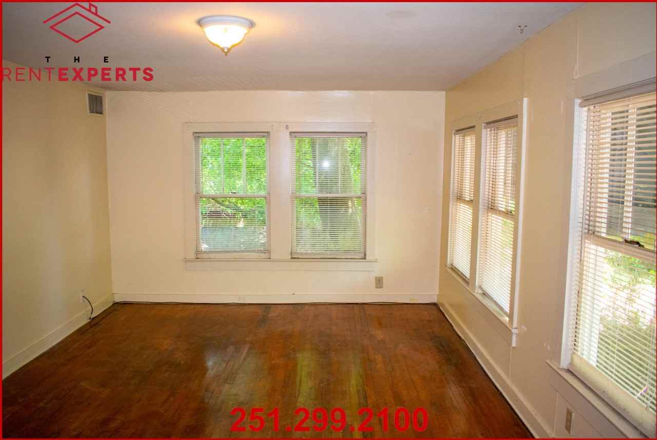 1704 Laurel St - Photo 2 of 13