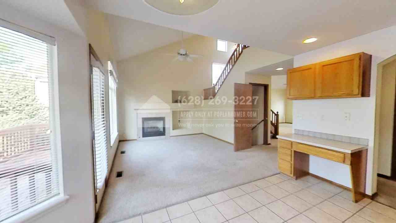 14323 E Bellewood Pl - Photo 3 of 16