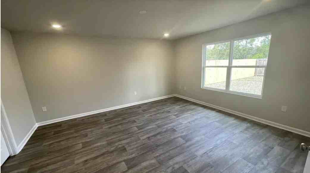 217 Burnston Way - Photo 4 of 14