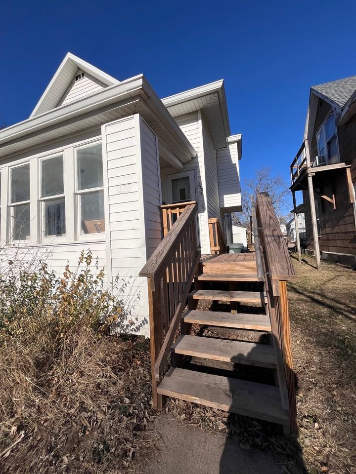 548 1/2 Riehl St - Photo 3 of 10