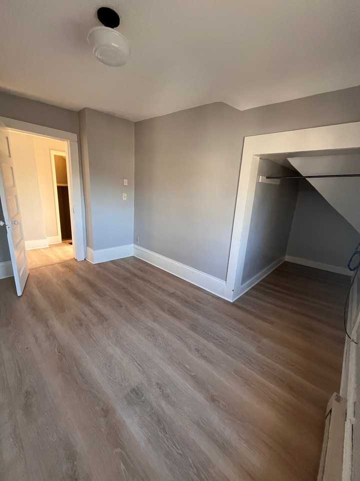 548 1/2 Riehl St - Photo 2 of 10