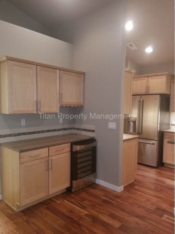 15975 Lake Forest Blvd - Photo 3 of 23