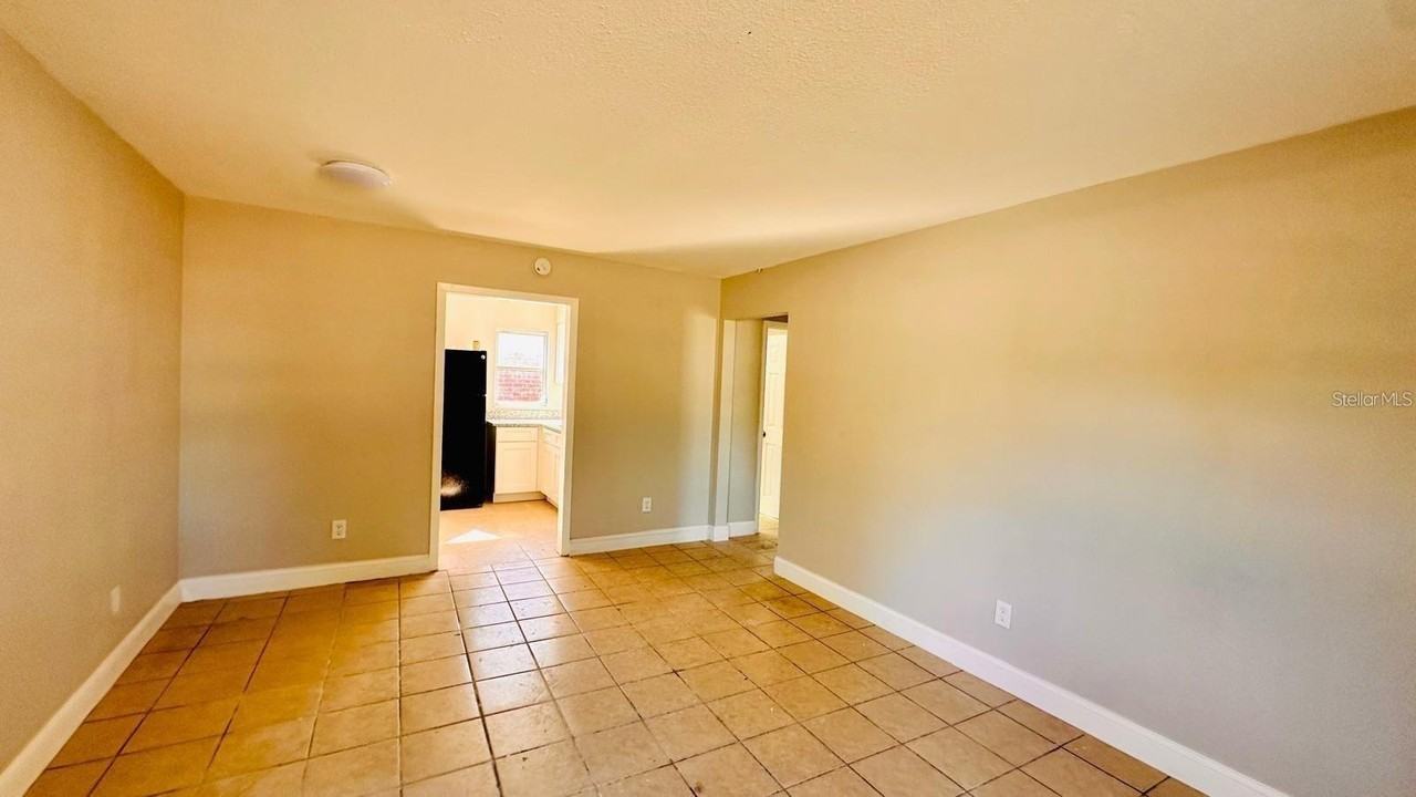 390 W Haines Blvd - Photo 4 of 8