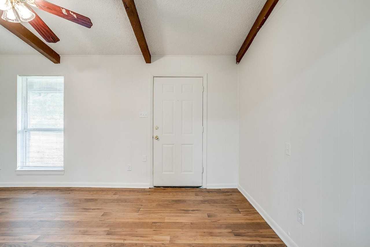 144 Meador Ln - Photo 3 of 21