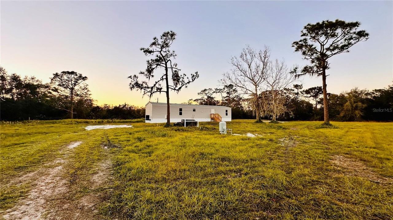 3590 Kaiser Ave - Photo 3 of 16