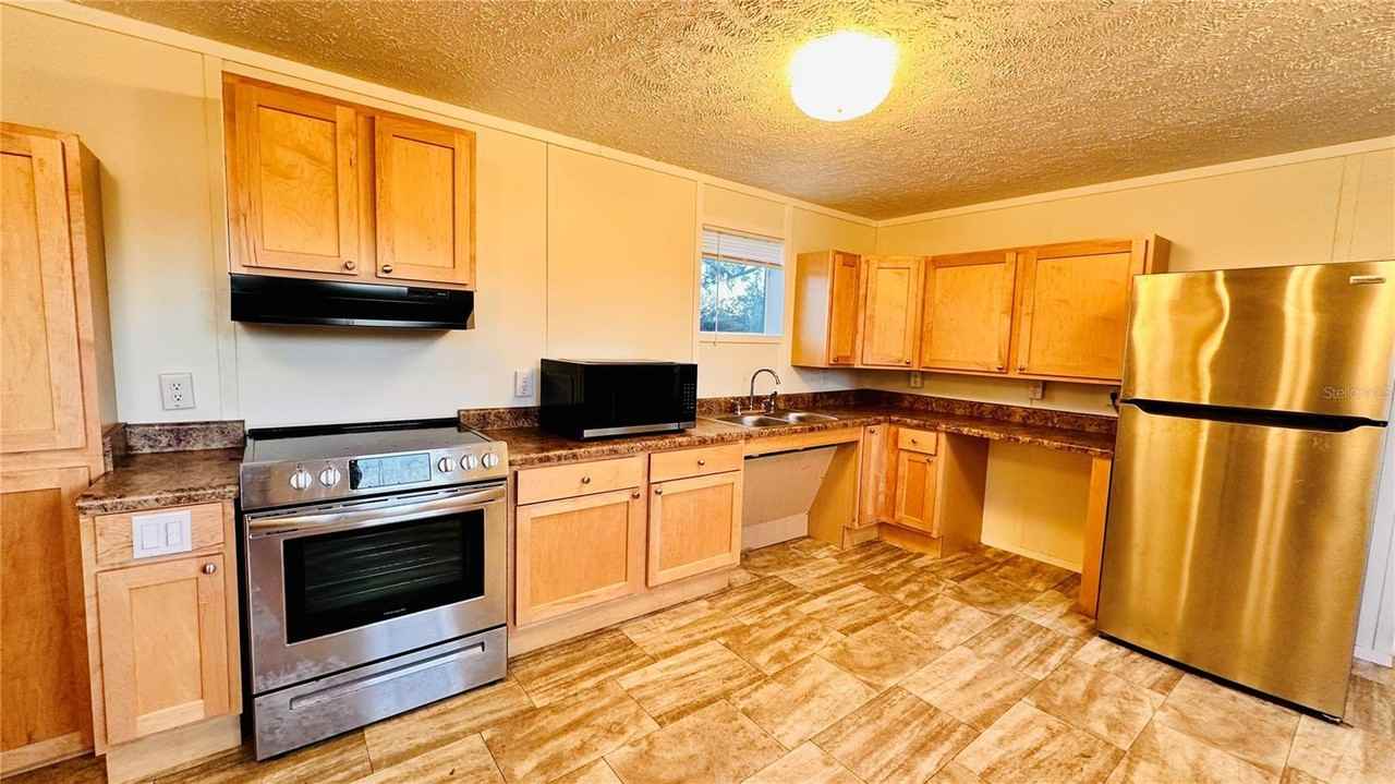 3590 Kaiser Ave - Photo 4 of 16