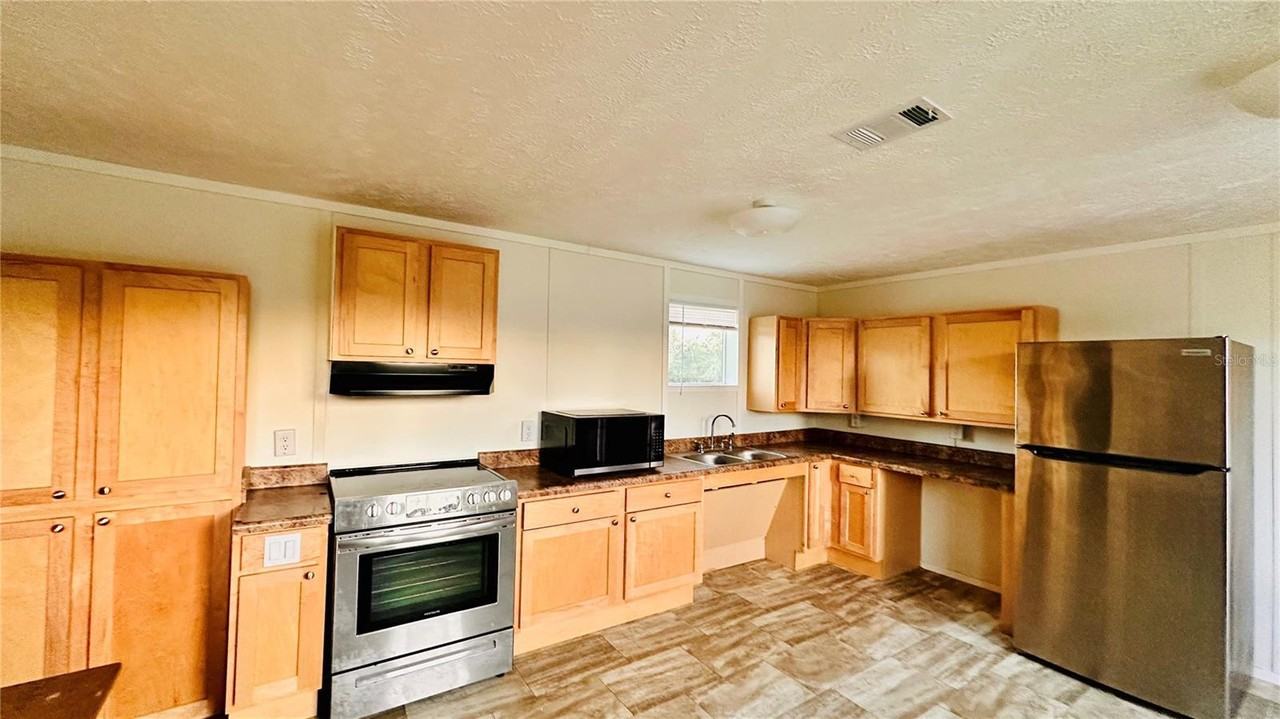 3590 Kaiser Ave - Photo 6 of 16