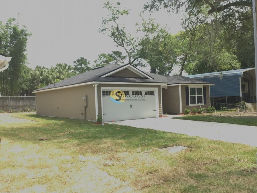 7771 Mariner St - Photo 2 of 17