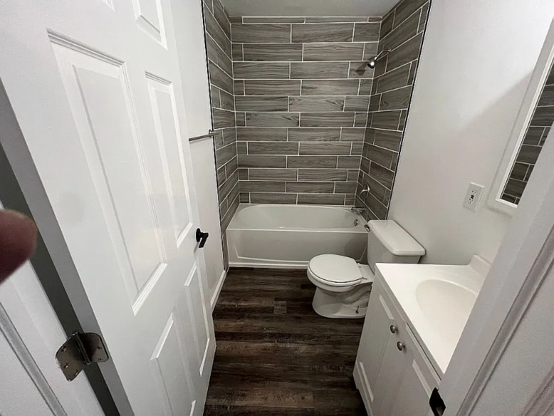 2611 Edgemere Ave - Photo 2 of 5