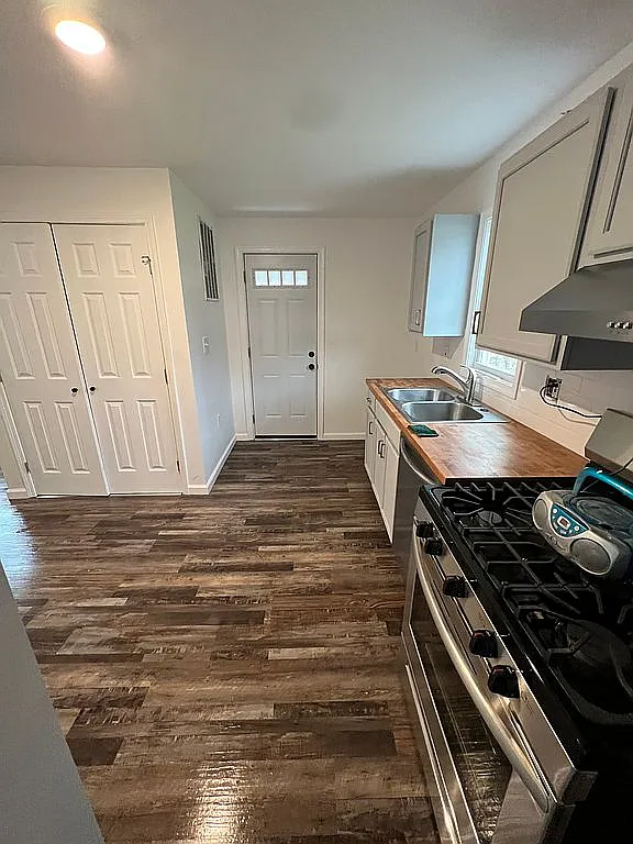 2611 Edgemere Ave - Photo 3 of 5