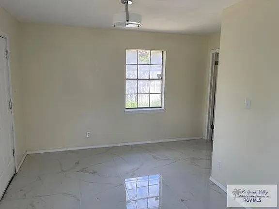 834 S Williams Rd - Photo 3 of 7