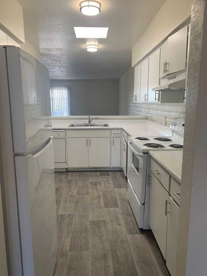 9009 E Broadway Blvd #406 - Photo 6 of 23