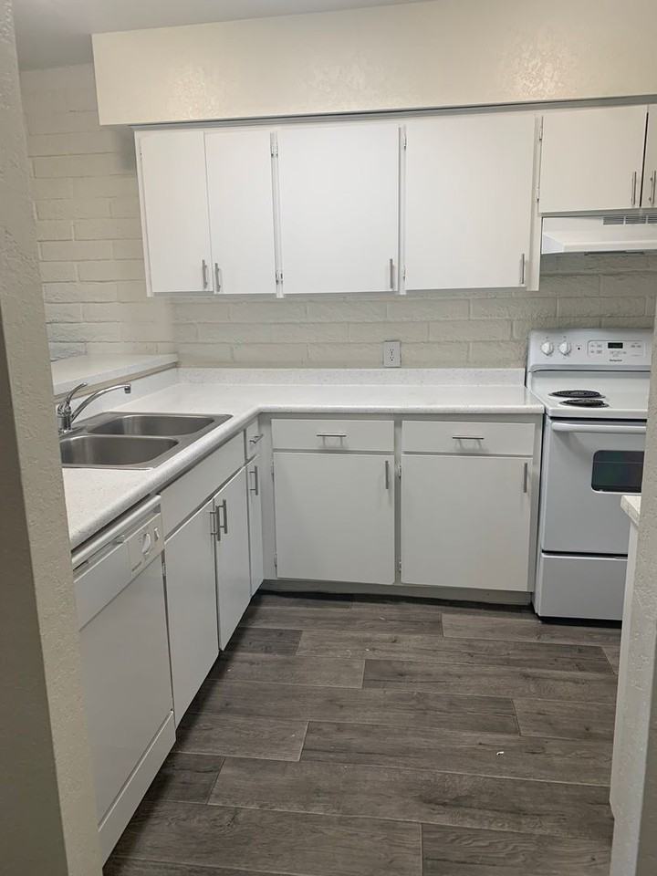 9009 E Broadway Blvd #406 - Photo 7 of 23