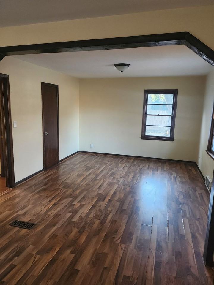 1908 Hillcrest Rd - Photo 3 of 12