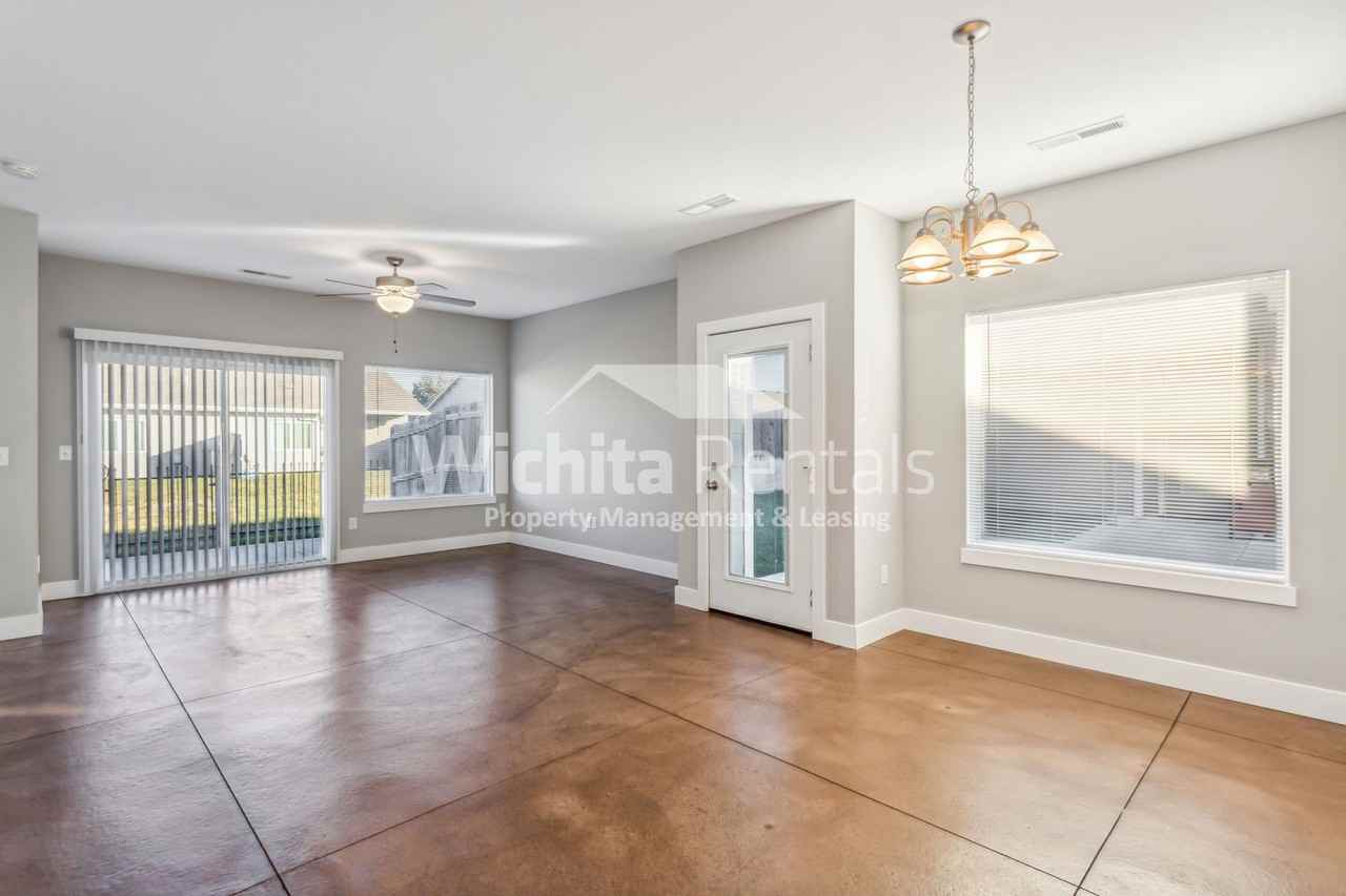 5518 N Edwards Cir - Photo 6 of 15