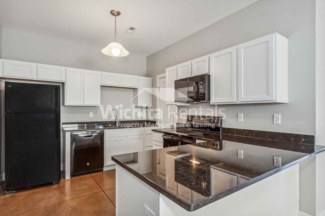 5518 N Edwards Cir - Photo 7 of 15