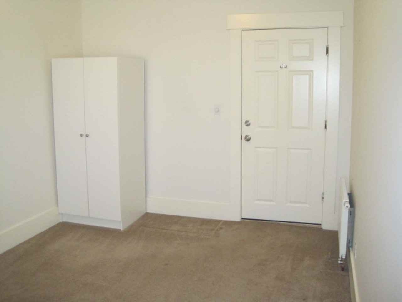 4736 18th Ave Ne #B - Photo 5 of 16
