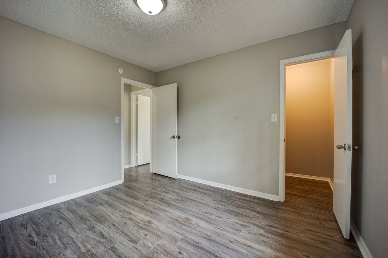 2708 Roxbury Ln - Photo 7 of 19