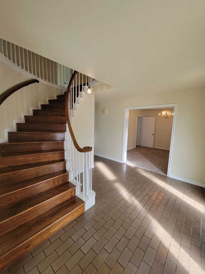 3803 Oak Ridge Dr - Photo 6 of 35