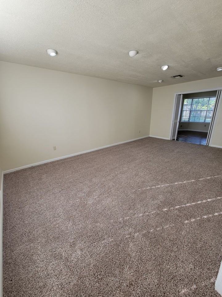 3803 Oak Ridge Dr - Photo 7 of 35