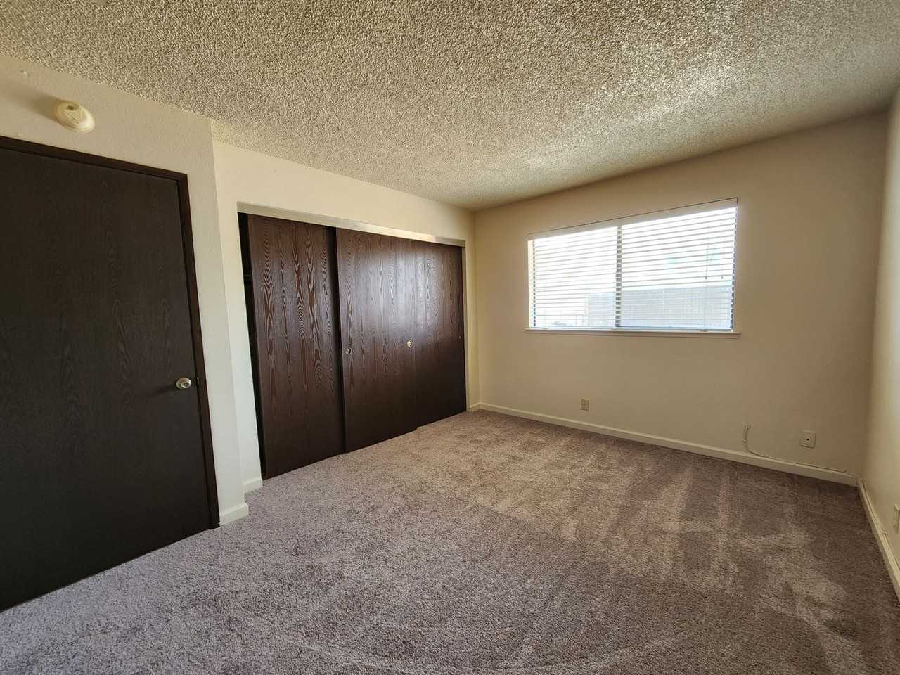 934 Briarwood Ave - Photo 4 of 6