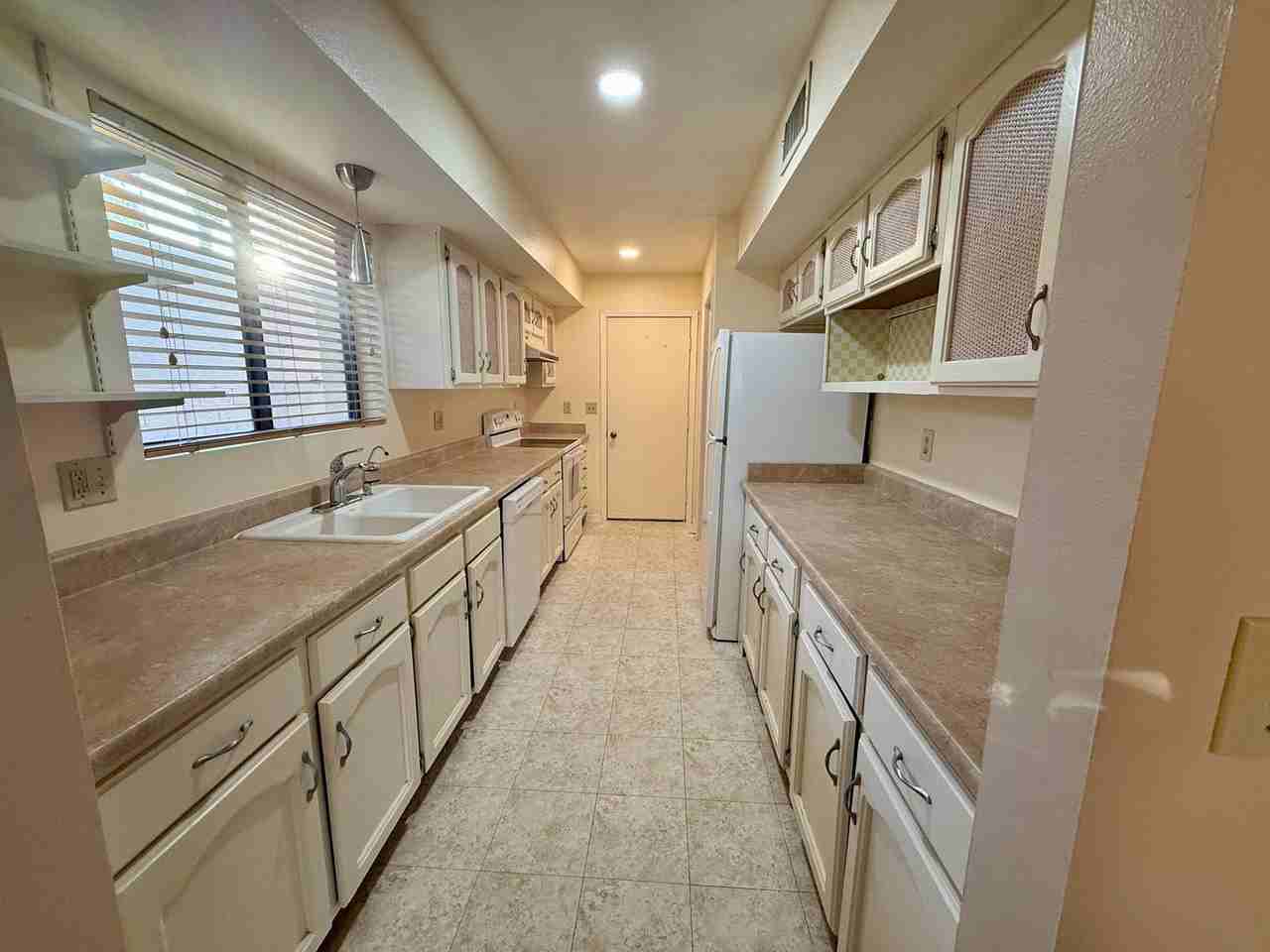 10603 S Via Salida - Photo 4 of 16