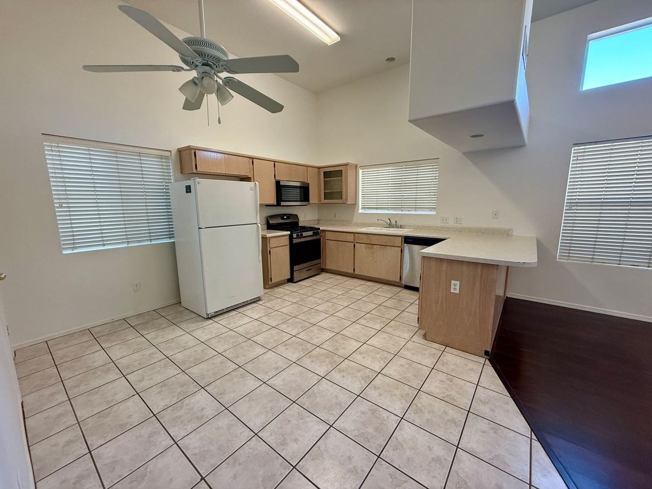 10736 S Calle Raquel - Photo 4 of 16