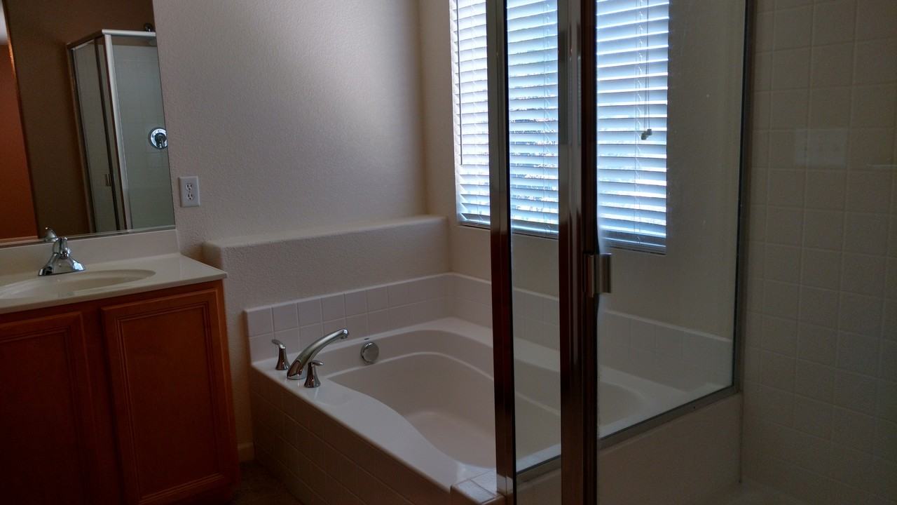 1612 Laverder Dr - Photo 4 of 20
