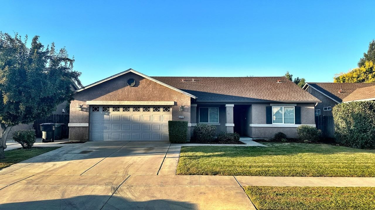2216 E Arlen Ave - Photo 2 of 25