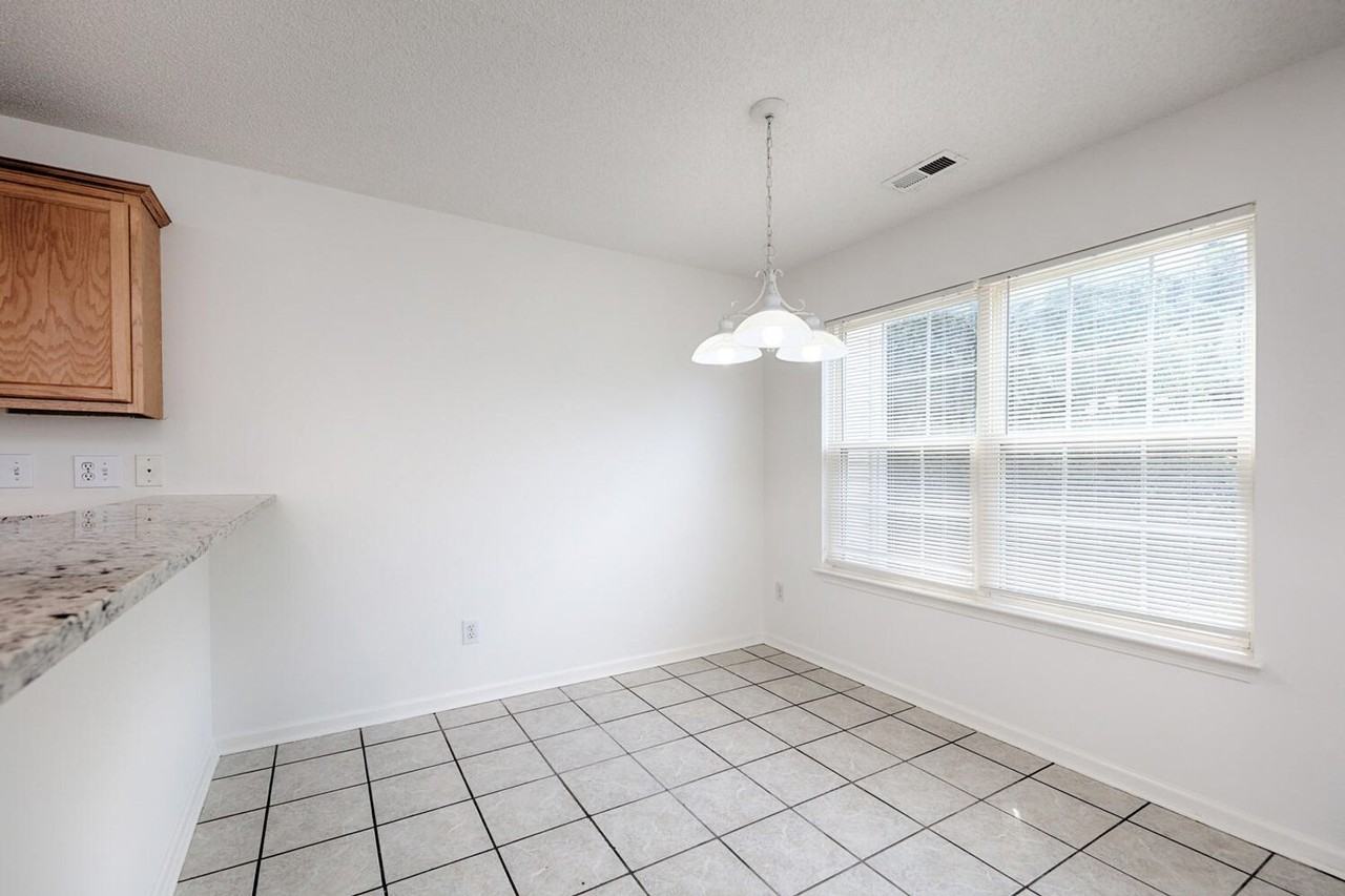 163 Springwood Ln - Photo 7 of 23