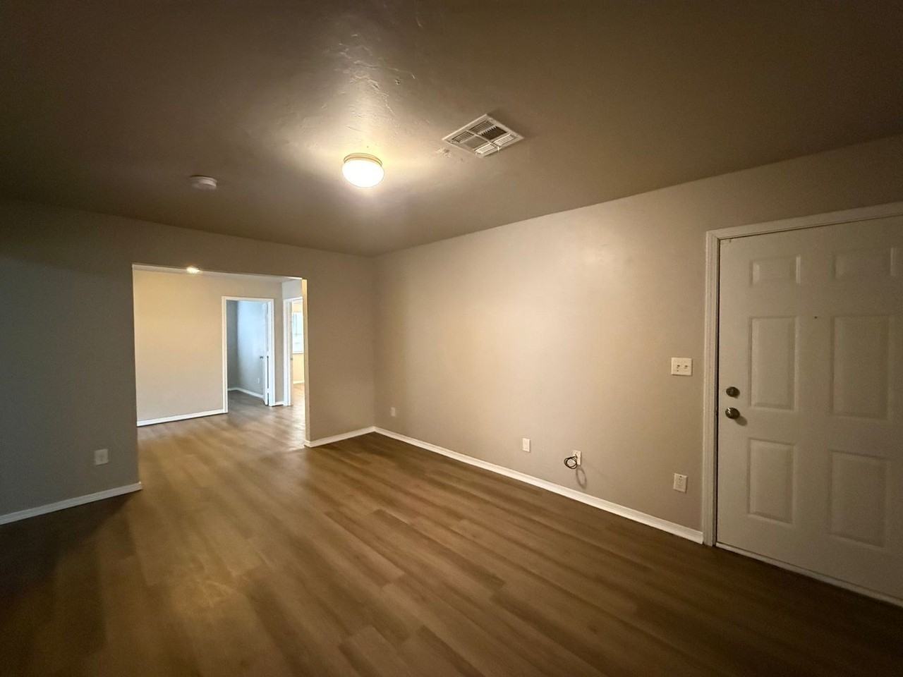 1005 Sw 63rd St - Photo 5 of 40