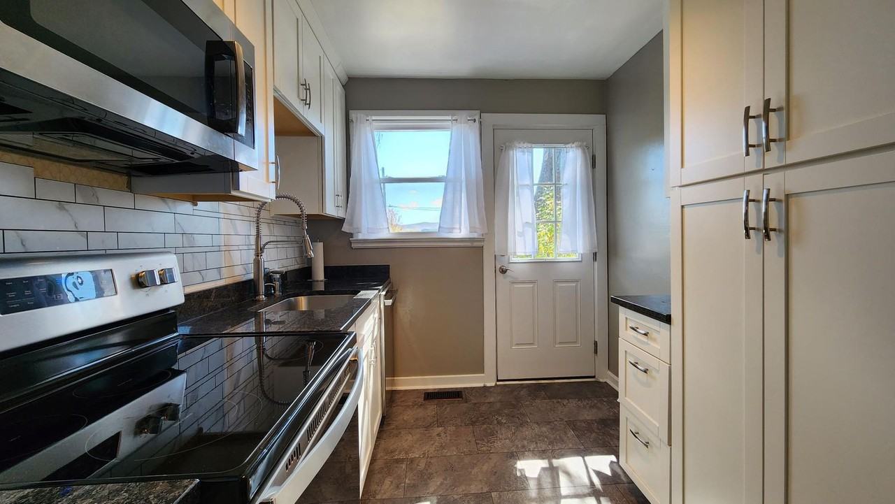 60 Elm Bend Rd - Photo 4 of 12