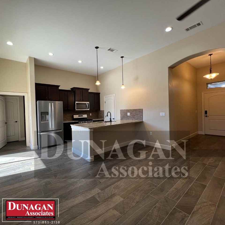 409 Baler Ln - Photo 3 of 11