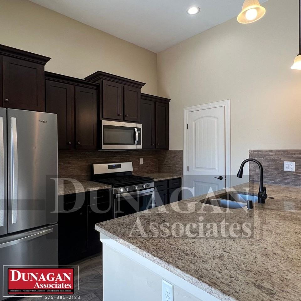 409 Baler Ln - Photo 4 of 11