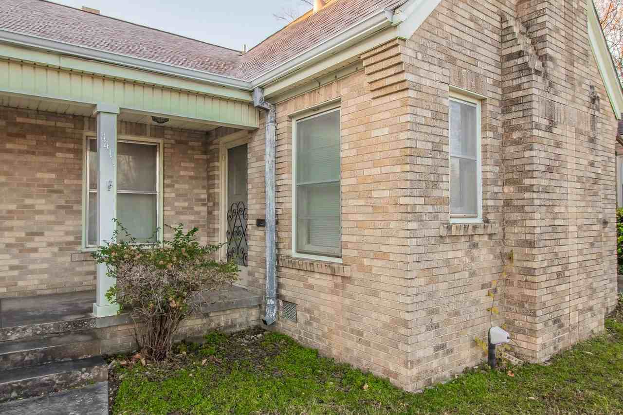 4411 Pershing Ave - Photo 2 of 22